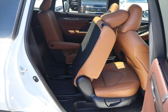 2022 Toyota Highlander Platinum