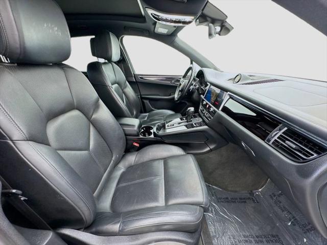 2022 Porsche Macan Base