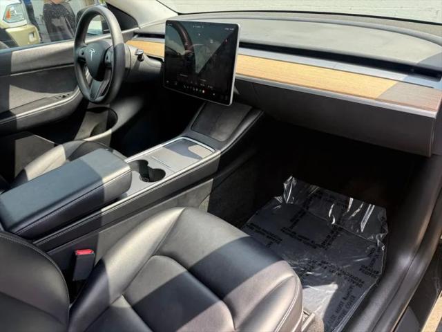 2022 Tesla Model Y Long Range Dual Motor All-Wheel Drive