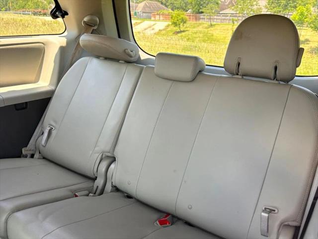 2014 Toyota Sienna XLE V6 8 Passenger