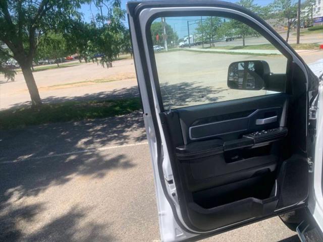 2020 Ram 3500 Big Horn Crew Cab 4x4 8' Box
