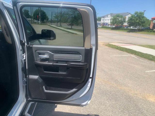 2020 Ram 3500 Big Horn Crew Cab 4x4 8' Box