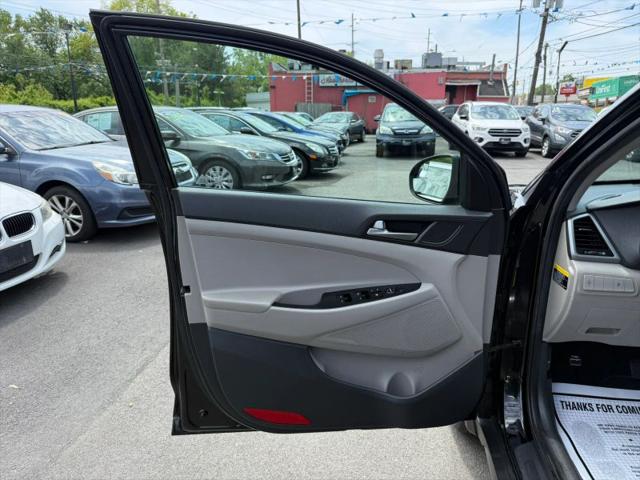 2016 Hyundai Tucson SE