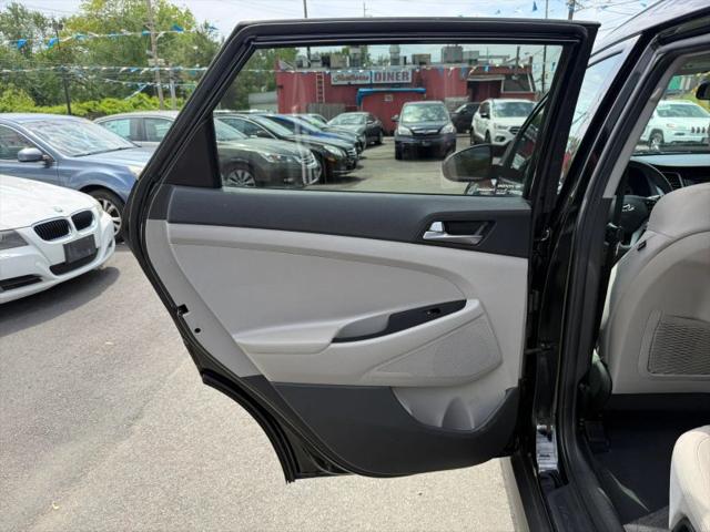 2016 Hyundai Tucson SE