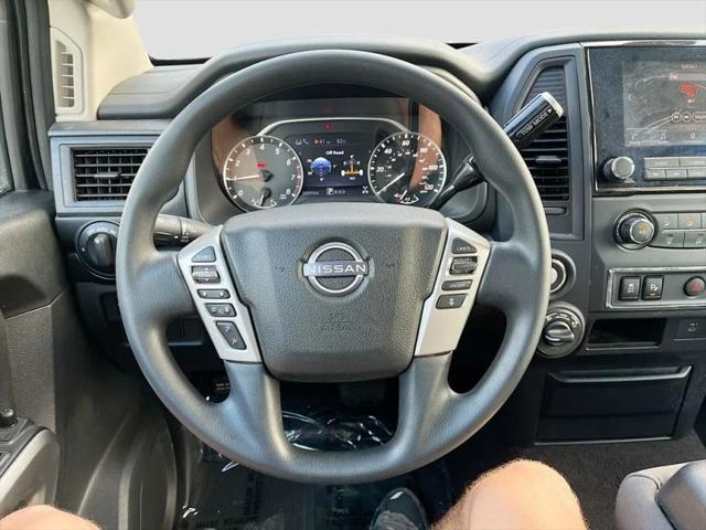 2024 Nissan Titan Crew Cab SV 4x4