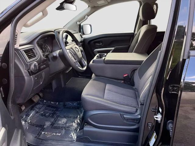 2024 Nissan Titan Crew Cab SV 4x4