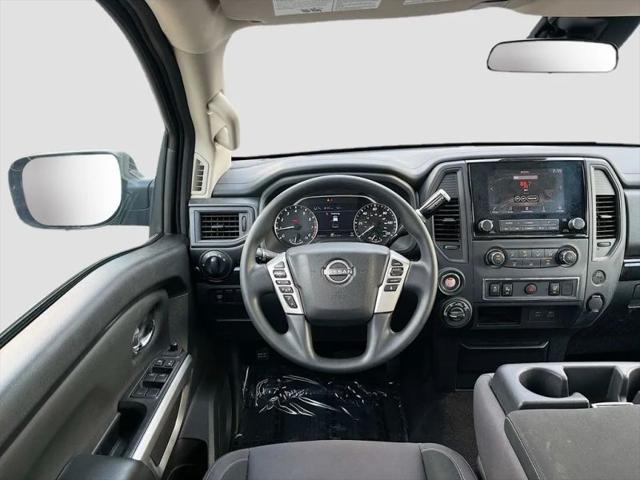 2024 Nissan Titan Crew Cab SV 4x4