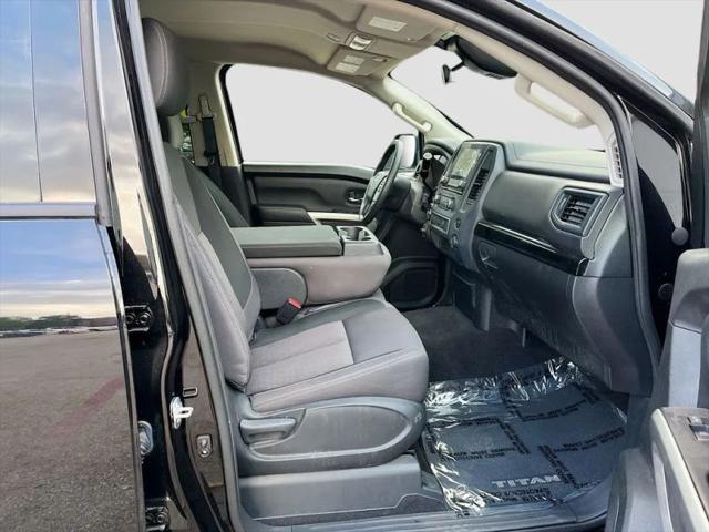 2024 Nissan Titan Crew Cab SV 4x4