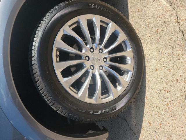 2017 INFINITI QX80 Base
