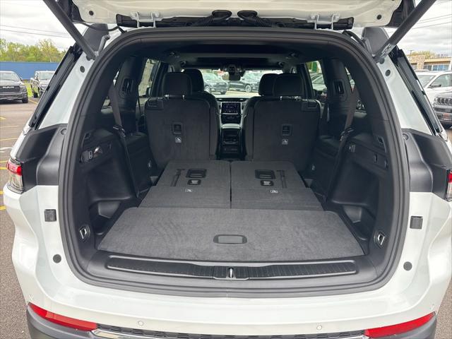 2026 Jeep Grand Cherokee L Altitude 4x4