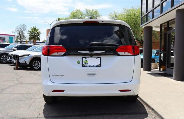 2023 Chrysler Voyager LX