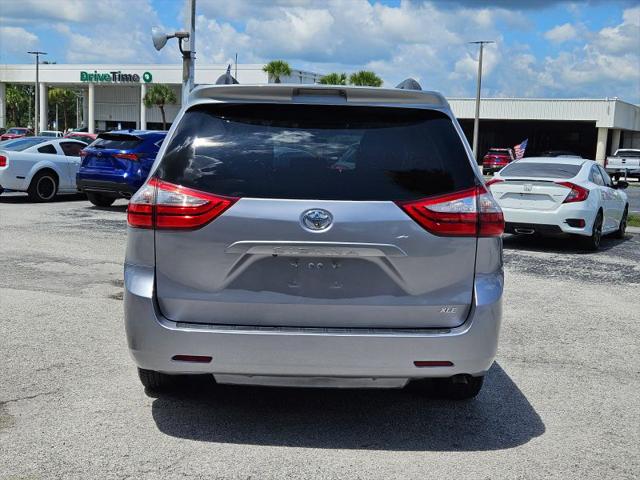 2017 Toyota Sienna XLE 7 Passenger