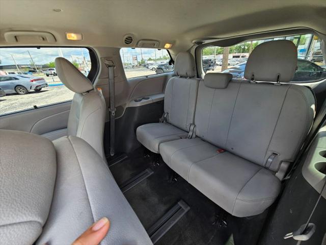 2017 Toyota Sienna XLE 7 Passenger