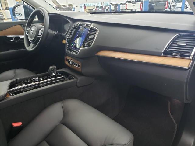 2024 Volvo XC90 B6 Plus Bright Theme 7-Seater