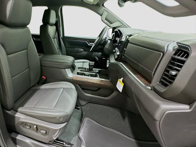 2026 GMC Sierra 1500 Crew Cab, Short Bed, SLT, 4WD