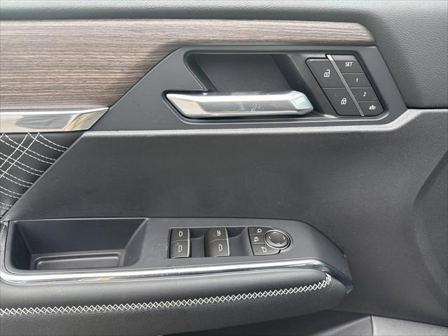 2026 GMC Acadia Denali AWD