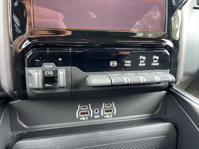 2025 Ram 3500 Big Horn Crew Cab 4x4 8' Box