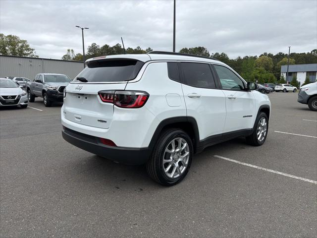 2024 Jeep Compass Latitude Lux FWD
