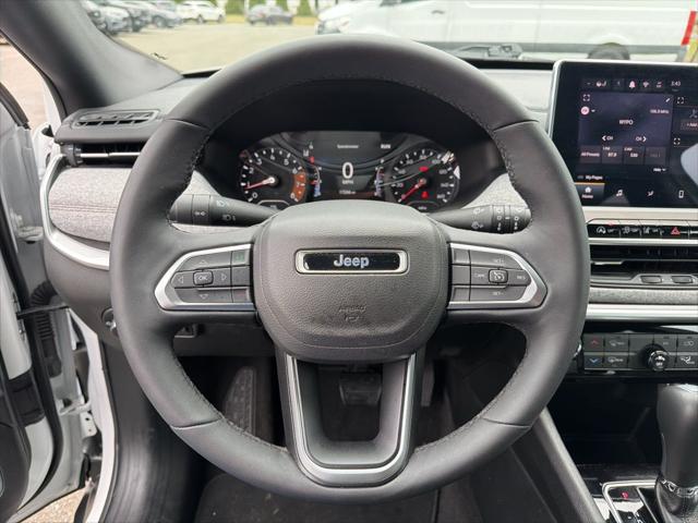 2024 Jeep Compass Latitude Lux FWD