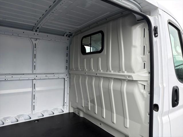 2025 Ram ProMaster Cargo Van Tradesman Low Roof 136" WB w/Pass Seat