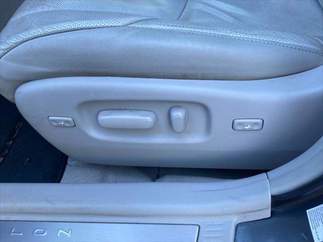 2012 Toyota Avalon Base 4dr Sedan
