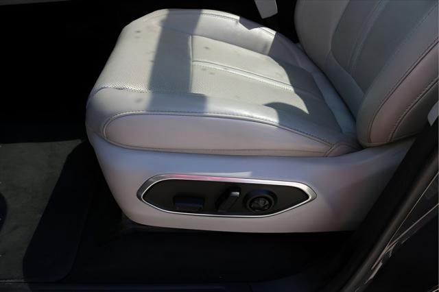 2024 Jeep Wagoneer Series I 4x2