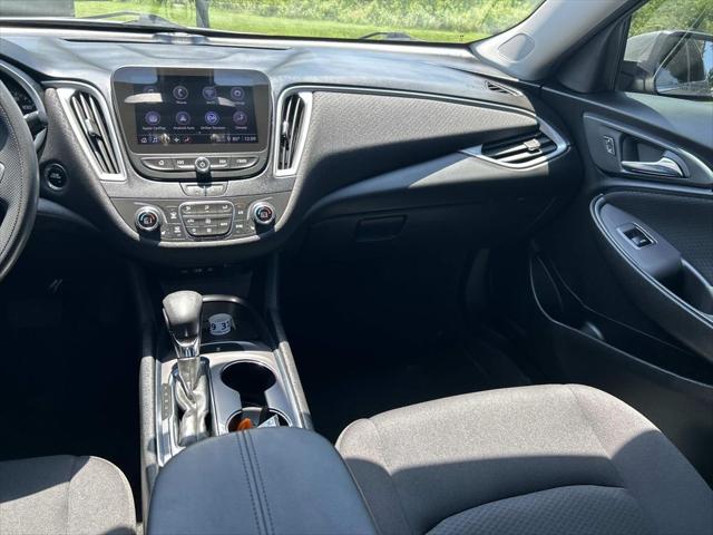 2022 Chevrolet Malibu FWD LT