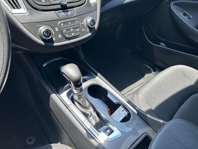 2022 Chevrolet Malibu FWD LT