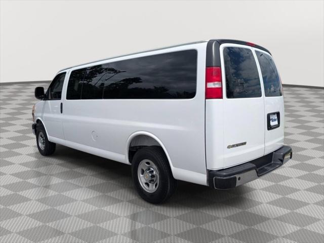 2025 Chevrolet Express Passenger RWD 3500 Extended Wheelbase LT 2025 Chevrolet Express Passenger RWD 3500 Extended Wheelbase LT