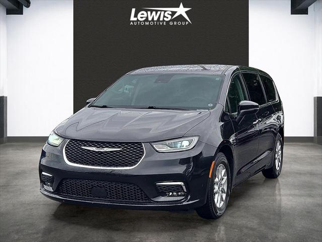 2023 Chrysler Pacifica Touring L for sale in Fayetteville, AR