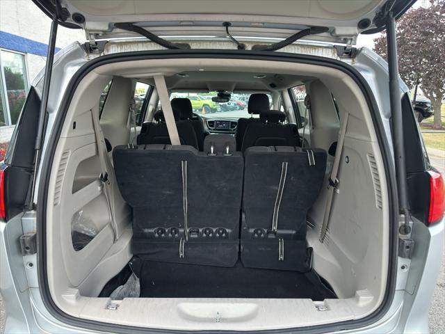 2023 Chrysler Voyager LX