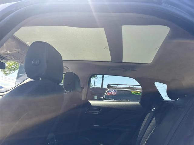 2017 Jaguar F-PACE 35t Prestige