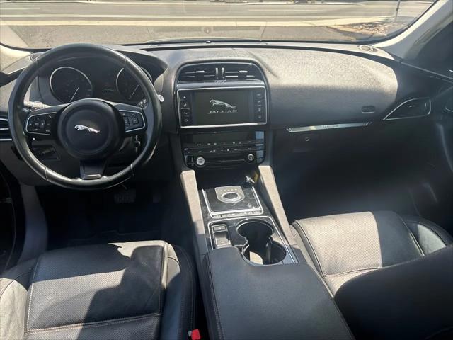 2017 Jaguar F-PACE 35t Prestige
