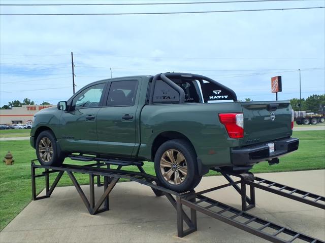 2024 Nissan Titan Crew Cab SV 4x2