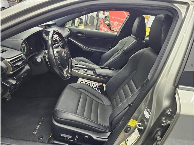 2017 Lexus IS 200t Base 4dr Sedan