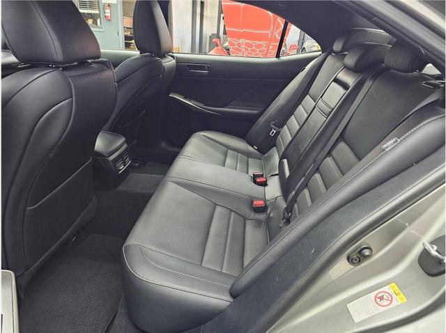 2017 Lexus IS 200t Base 4dr Sedan