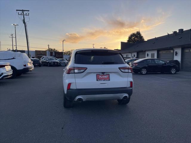 2020 Ford Escape SE