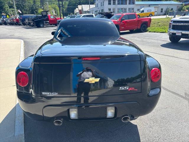 2004 Chevrolet SSR LS 2dr Regular Cab Convertible Rwd SB