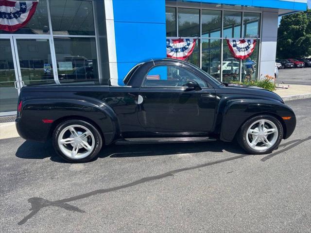 2004 Chevrolet SSR LS 2dr Regular Cab Convertible Rwd SB