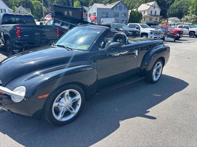 2004 Chevrolet SSR LS 2dr Regular Cab Convertible Rwd SB