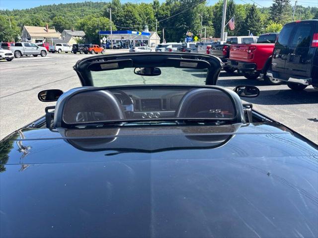 2004 Chevrolet SSR LS 2dr Regular Cab Convertible Rwd SB