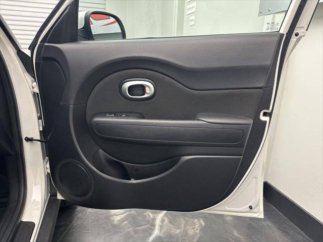 2019 Kia Soul Base 4dr Crossover 6A