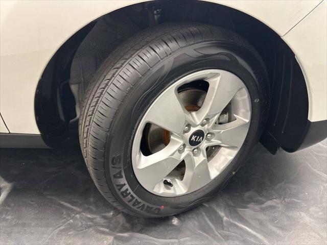 2019 Kia Soul Base 4dr Crossover 6A