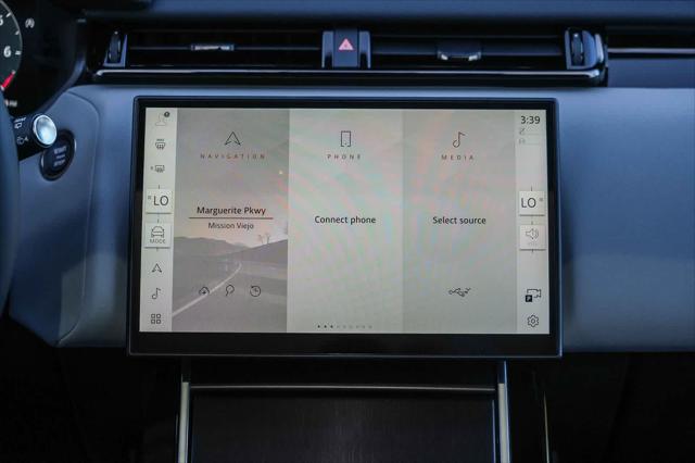 2026 Land Rover Range Rover Velar P250 Dynamic SE