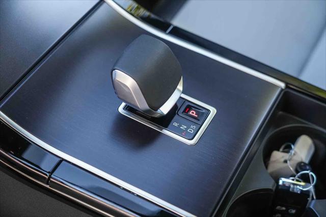 2026 Land Rover Range Rover Velar P250 Dynamic SE