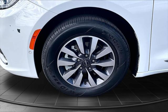 2023 Chrysler Pacifica Hybrid Limited
