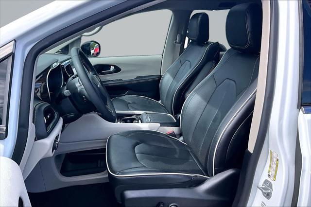 2023 Chrysler Pacifica Hybrid Limited
