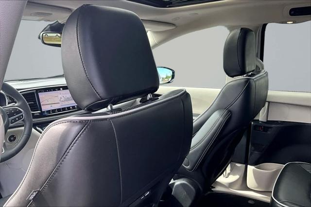 2023 Chrysler Pacifica Hybrid Limited
