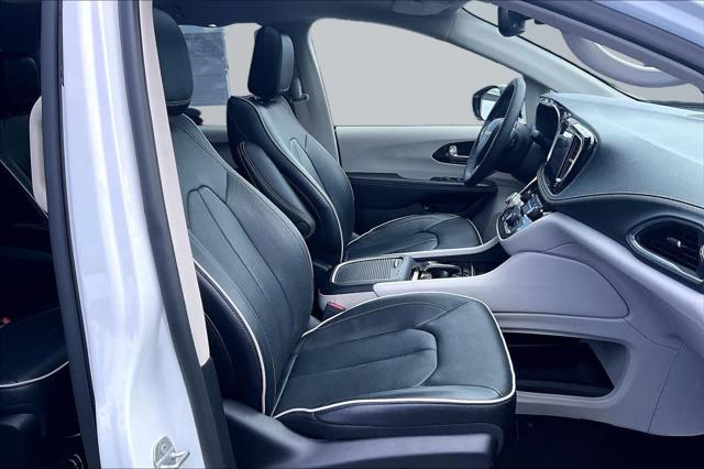 2023 Chrysler Pacifica Hybrid Limited