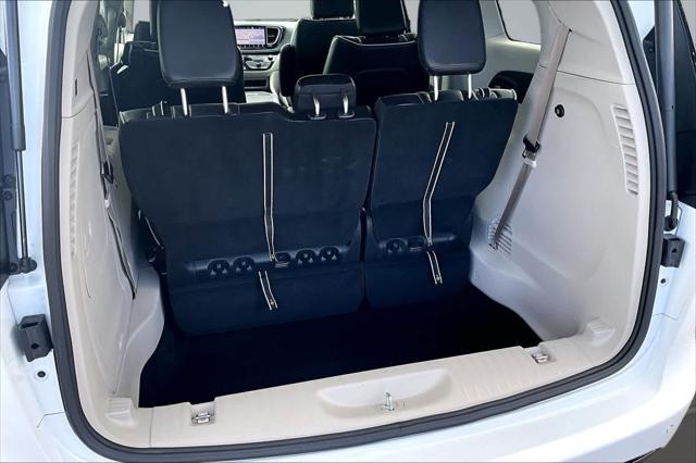 2023 Chrysler Pacifica Hybrid Limited